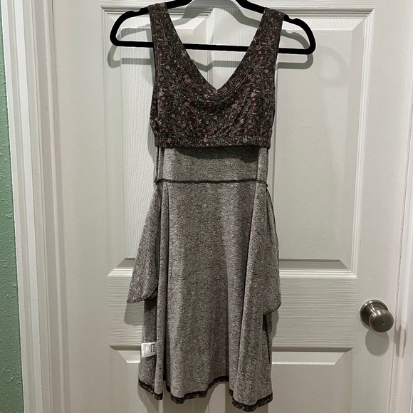 Pact Women's Organic Double V-Neck Tank Dress Cotton Fit & Flare in Floral (XS) - Picture 7 of 10